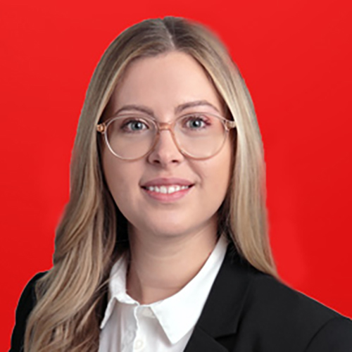 Julia Hinderer