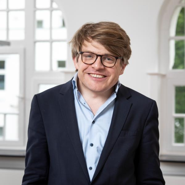 Dr. Jonas Krainbring