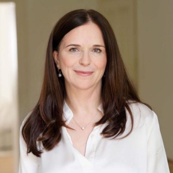 Regina Manz ,MM