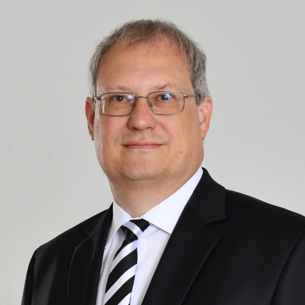 Dr. jur. Oliver Schloz