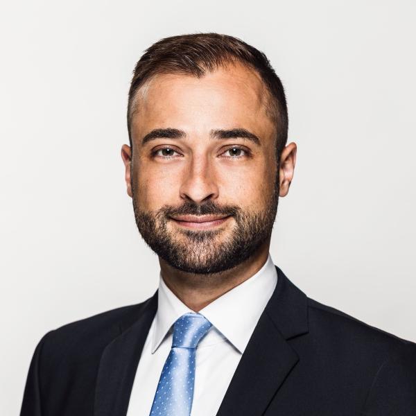 Dr. Nicolas Woltmann