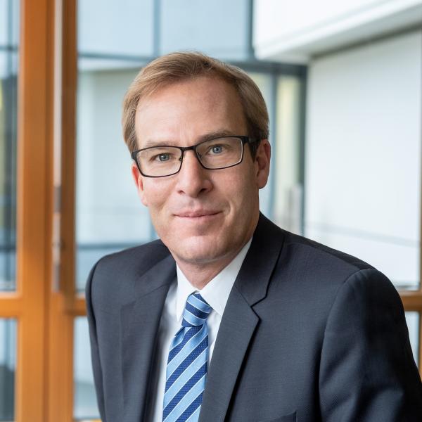 Dr. Jasper Stahlschmidt
