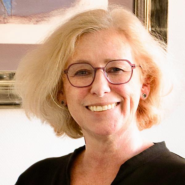 Dr. Andrea Henke