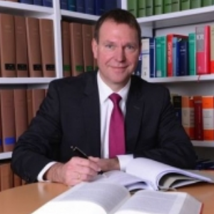 Dr. Peter Abramowski