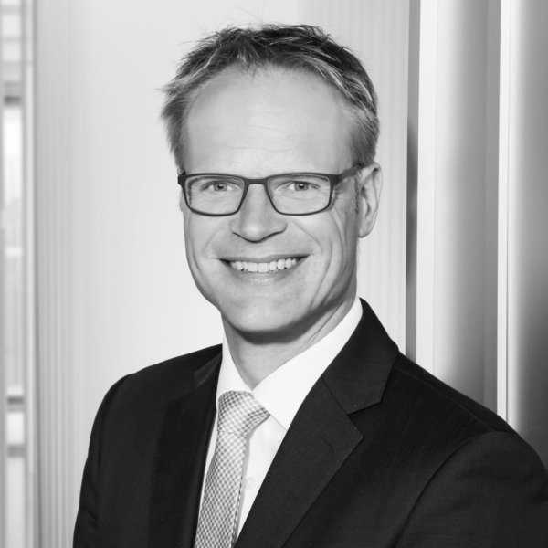Arne Podewils LL.M.