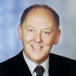 Dr. Axel Plutte