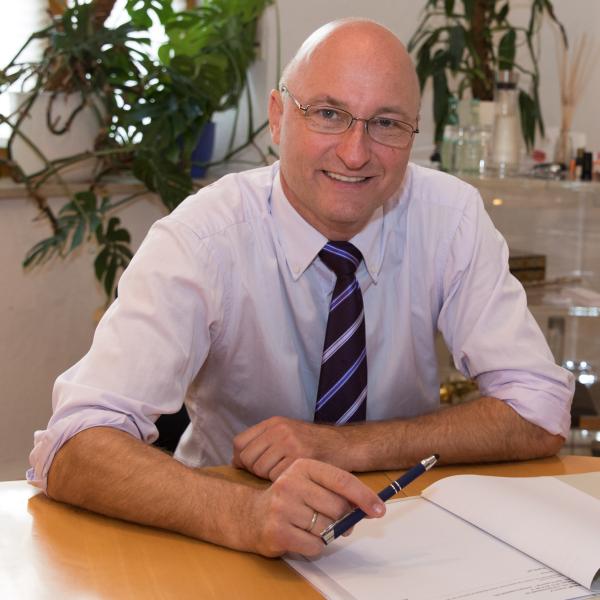 Dipl.-oec. (Univ.) Bernd Paschek
