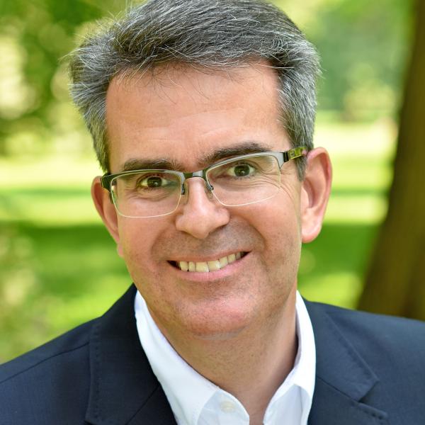Dr. Hermann Wichmann