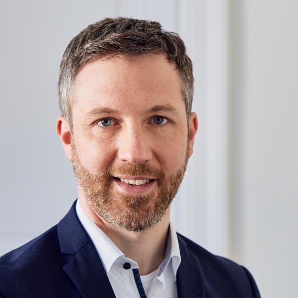 Dr. Tobias Schmitt