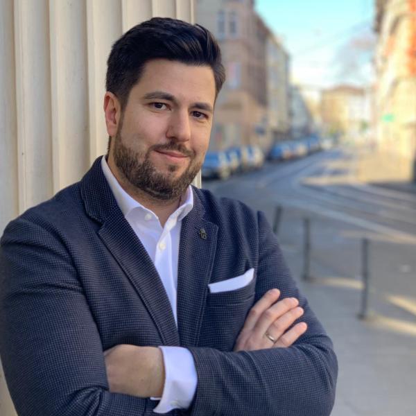 Oliver Daniel Özkara