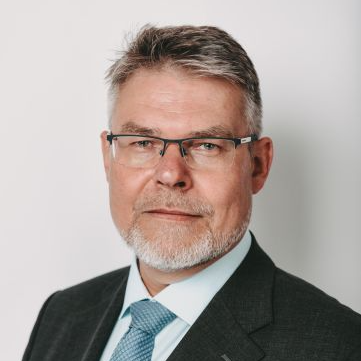 Tim Oliver Becker