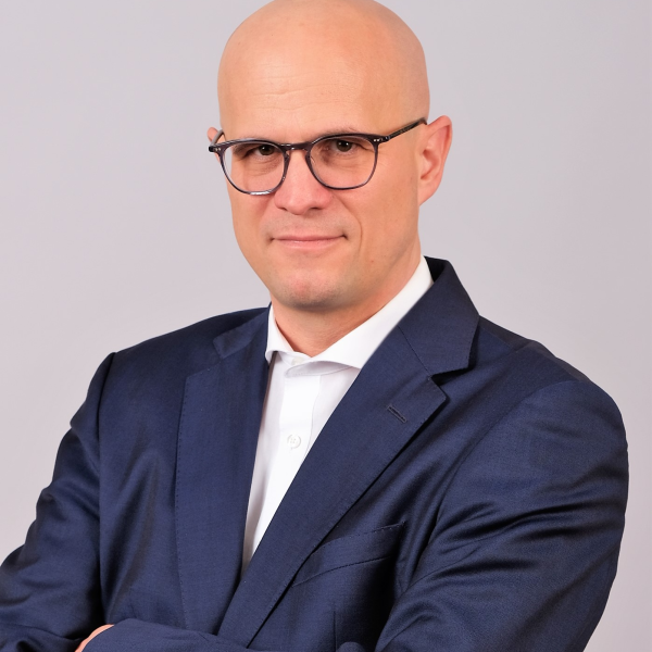 Dr. Aare Schaier