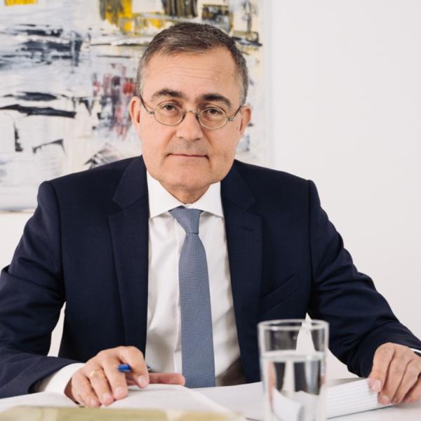 Dr. Gabriel Glos
