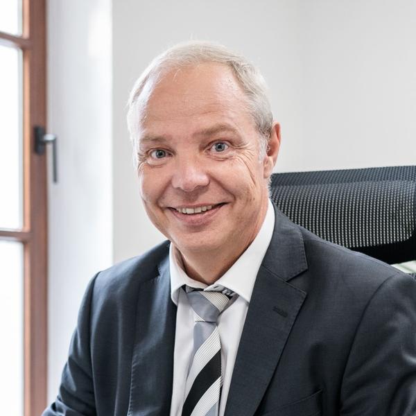 Ralf Hauser , LL.M.