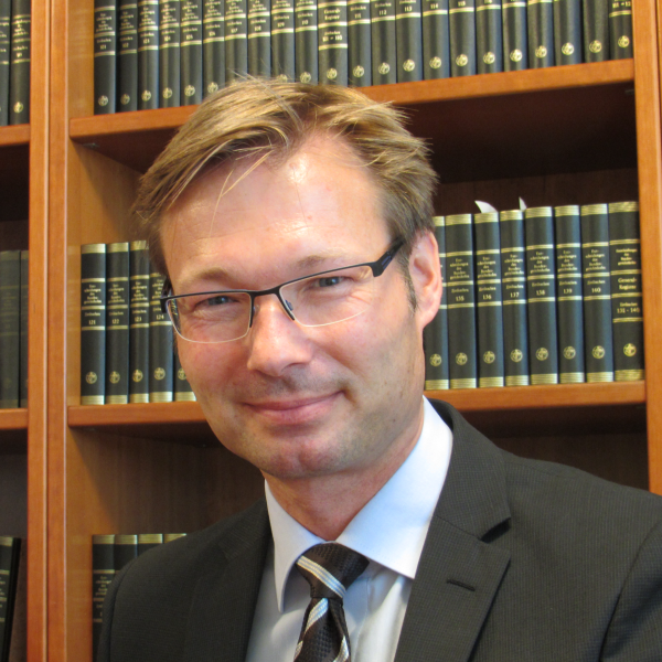 Dr. Markus Knoll