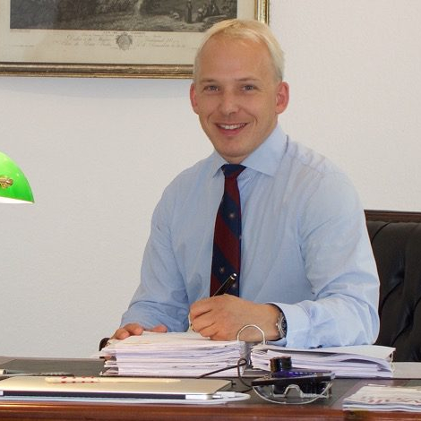 Dipl.-Jur. Christoph R. Schwarz