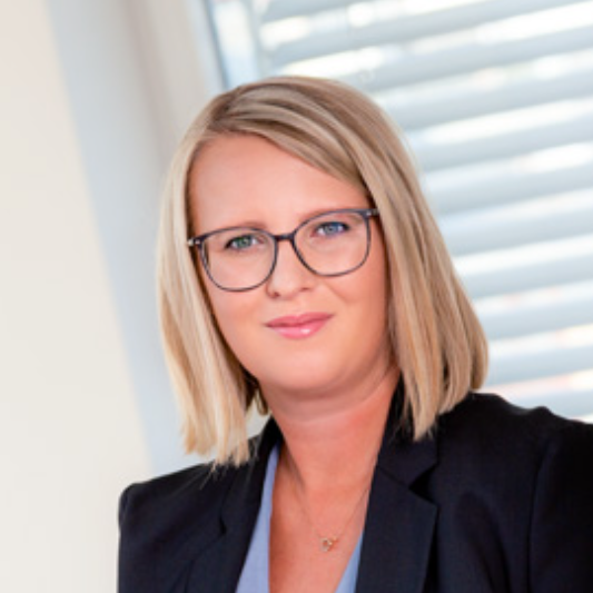 Mag. Regina Krahofer PLL.M.
