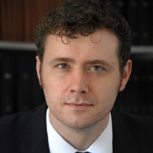 Dr. Lars Düwel