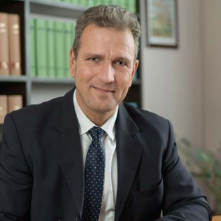 Dr. Claus Chevalier