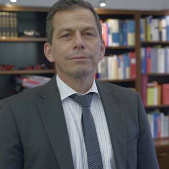 Notar Frank Pelzner