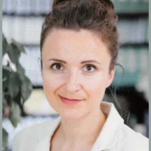 Dr. Senka Sarvan