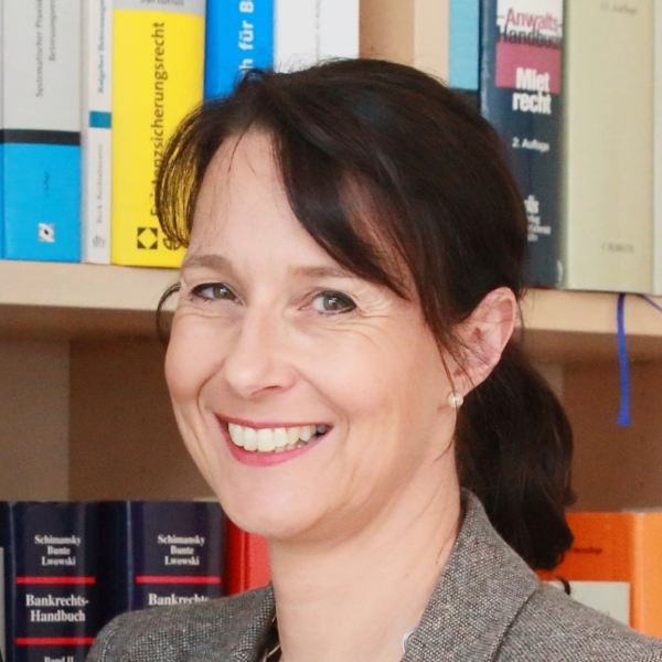 Alexandra Aust