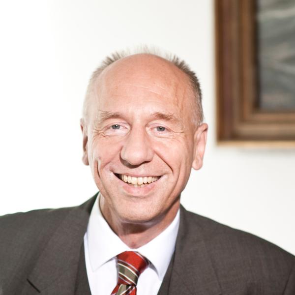 Dr. Thomas Dreyer