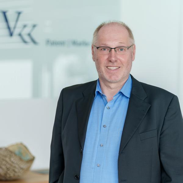 Dr. Lars Hoppe