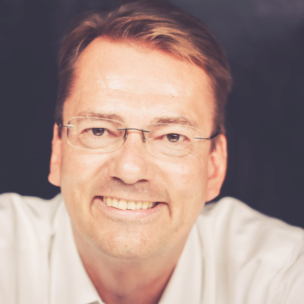 Dr. Oliver Maus