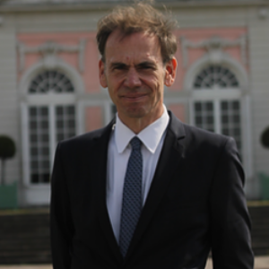 Dr. Florian Fischer