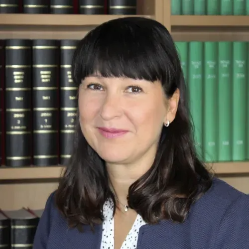 Dr. jur. Nadine Däumichen & Dozentin