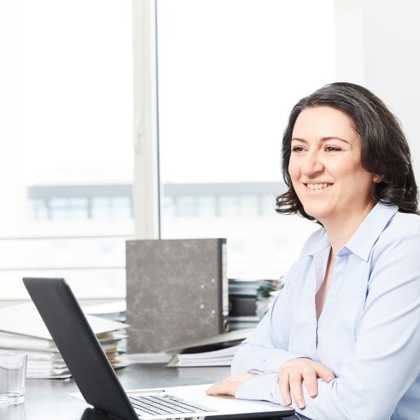 Dr. Lena Darabeygi