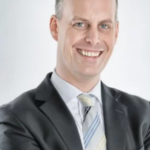 Dr. Henning Hillers