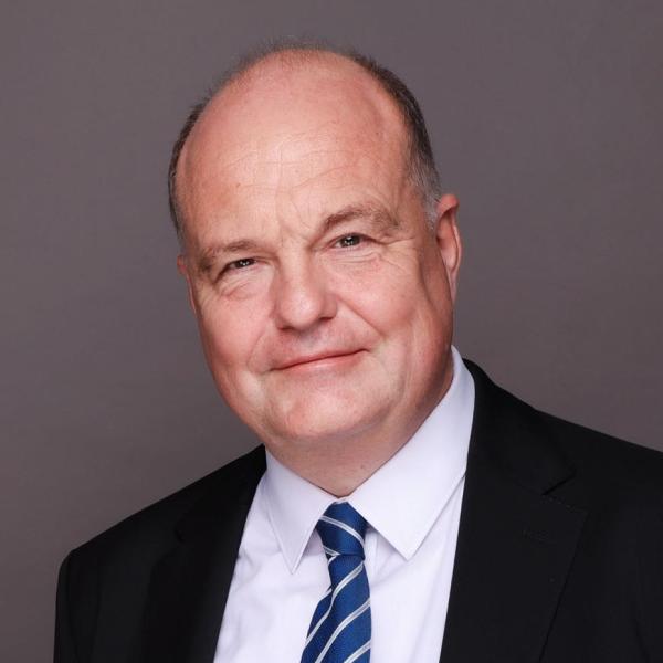 Dr. Kai Rohs